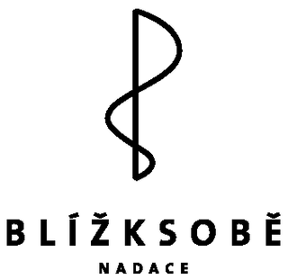 logo blíž k sobe